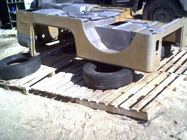 Chassi_de_jeep_jateado_I